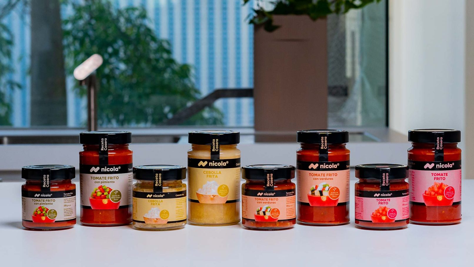 Diseño de packaging de vidrio de tomate frito